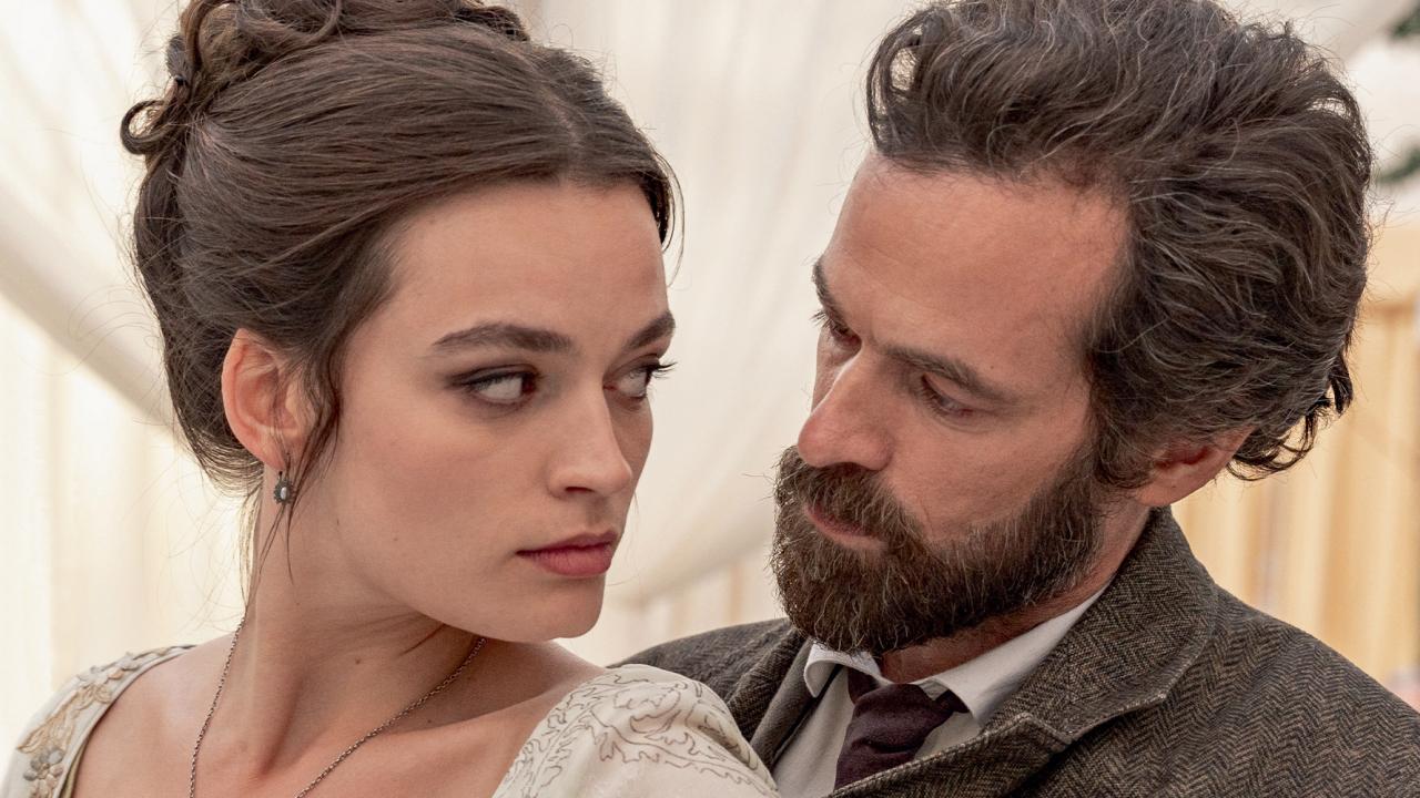 Eiffel : Emma Mackey et Romain Duris