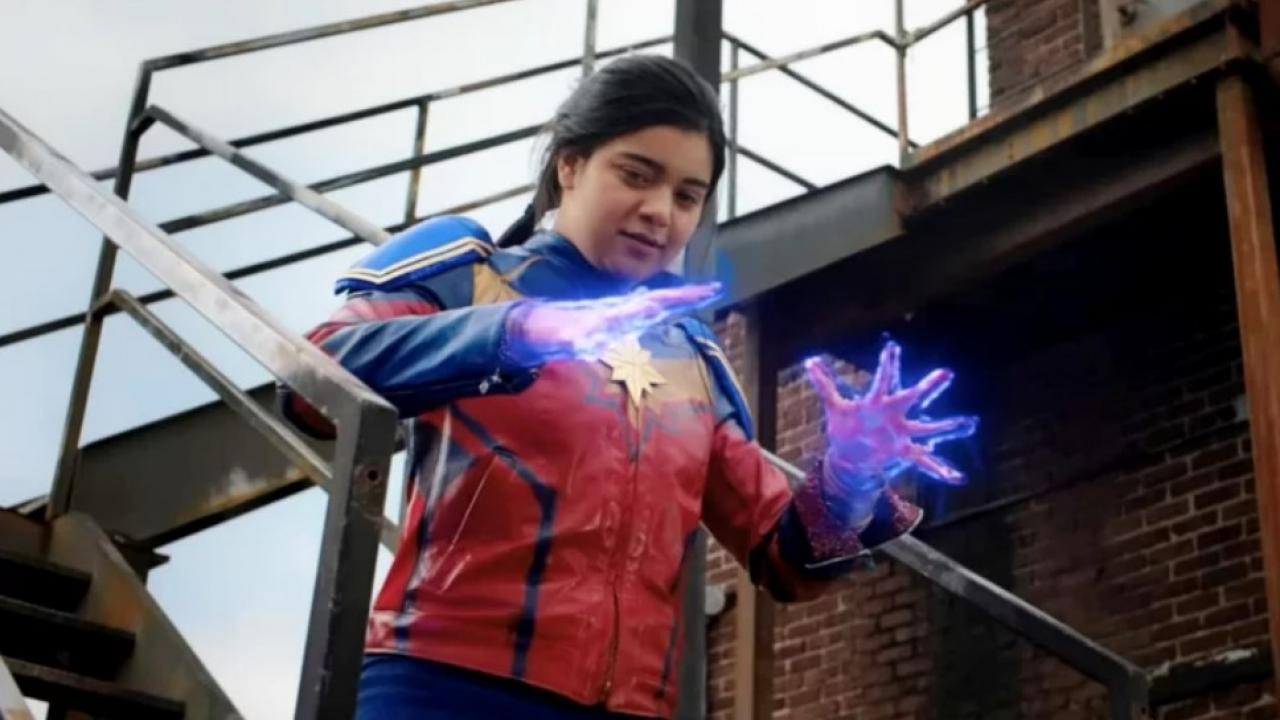 Kevin Feige explique pourquoi les pouvoirs de Miss Marvel ont été changés dans la série