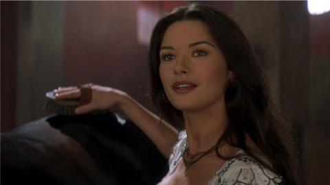 Catherine Zeta-Jones dans Le Masque de Zorro (1998)