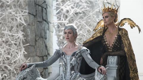 Le Chasseur et la Reine des Glaces : Emily Blunt et Charlize Theron