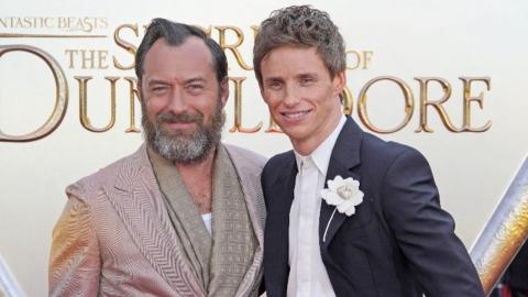 Les Animaux Fantastiques 3 : Jude Law (Albus Dumbledore) et Eddie Redmayne (Newt Scamander/Norbert Dragonneau)