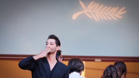 Cannes jour 9 : Et Pierre Niney a ensuite embrassé la foule !