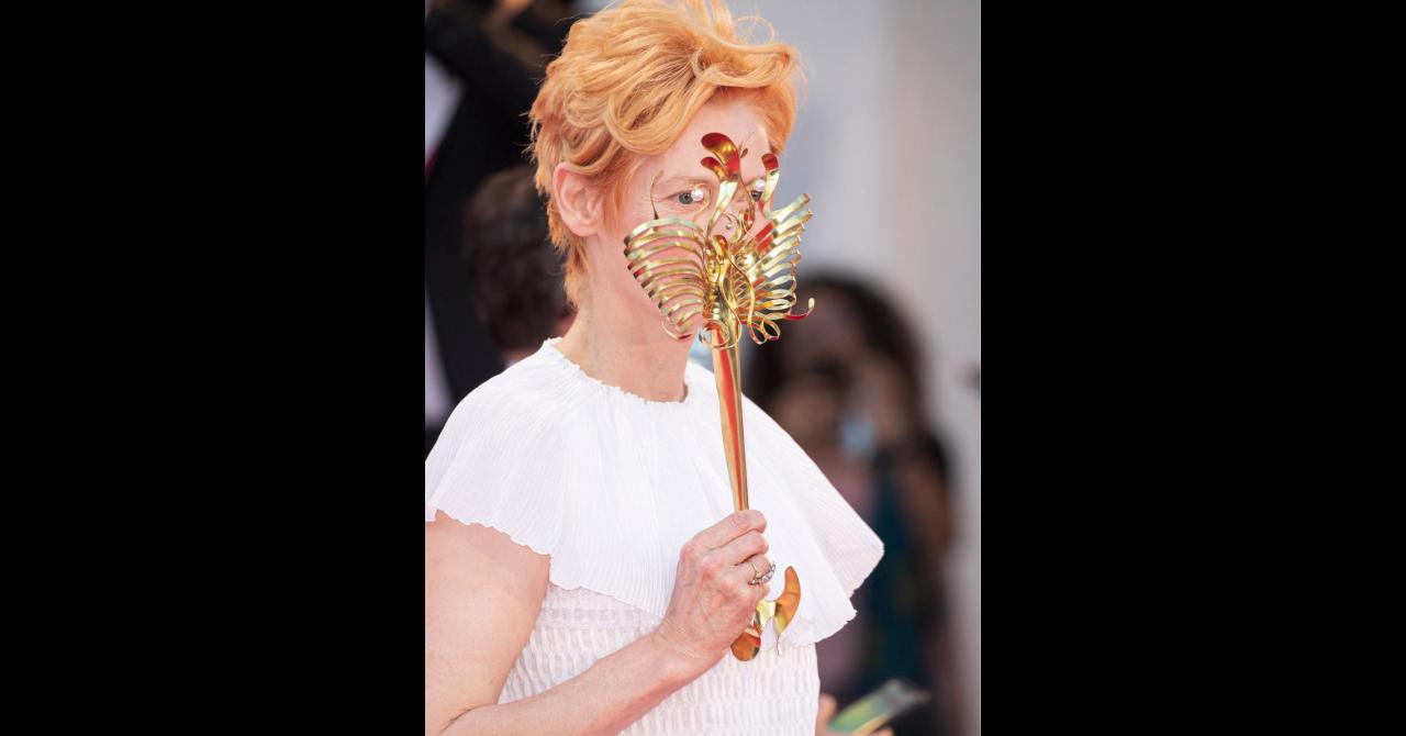 Mostra de Venise 2020 : Avant de recevoir son Lion d'or d'honneur, elle a sorti son masque doré...