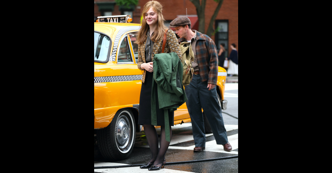 Elle Fanning et Timothée Chalamet, complices sur le tournage du biopic de Bob Dylan [photos]