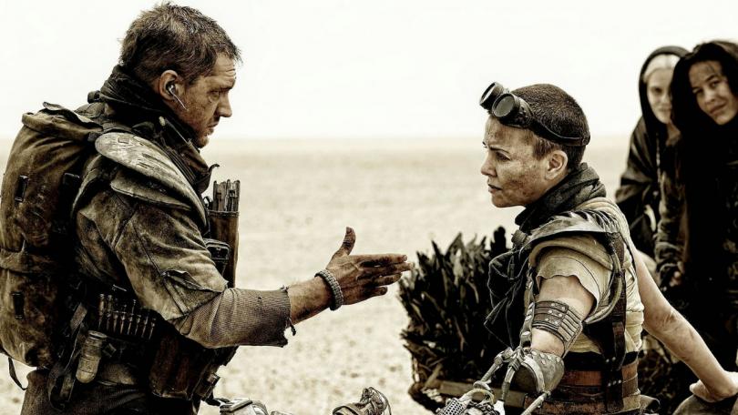 Charlize Theron et Tom Hardy dans Max Max : Fury Road (2015)