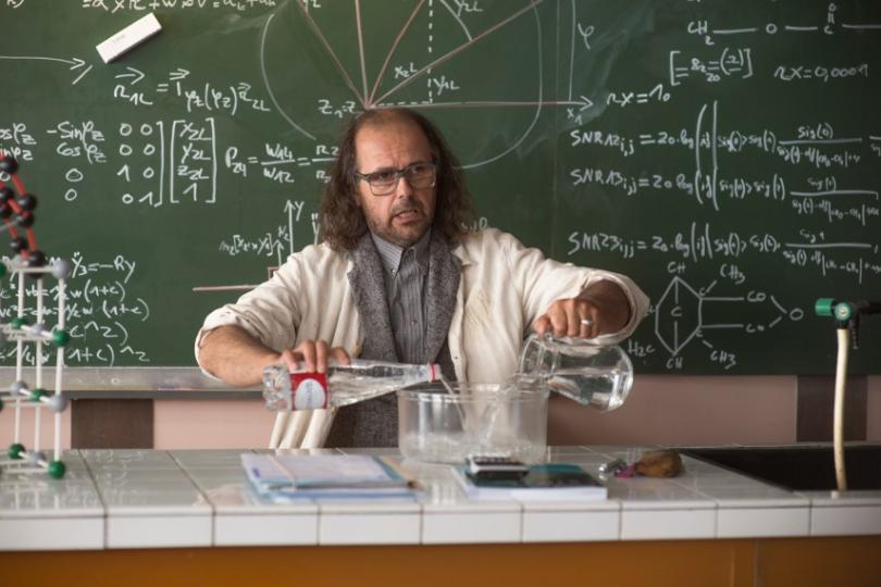 Albert, professeur de chimie dans Les Profs 